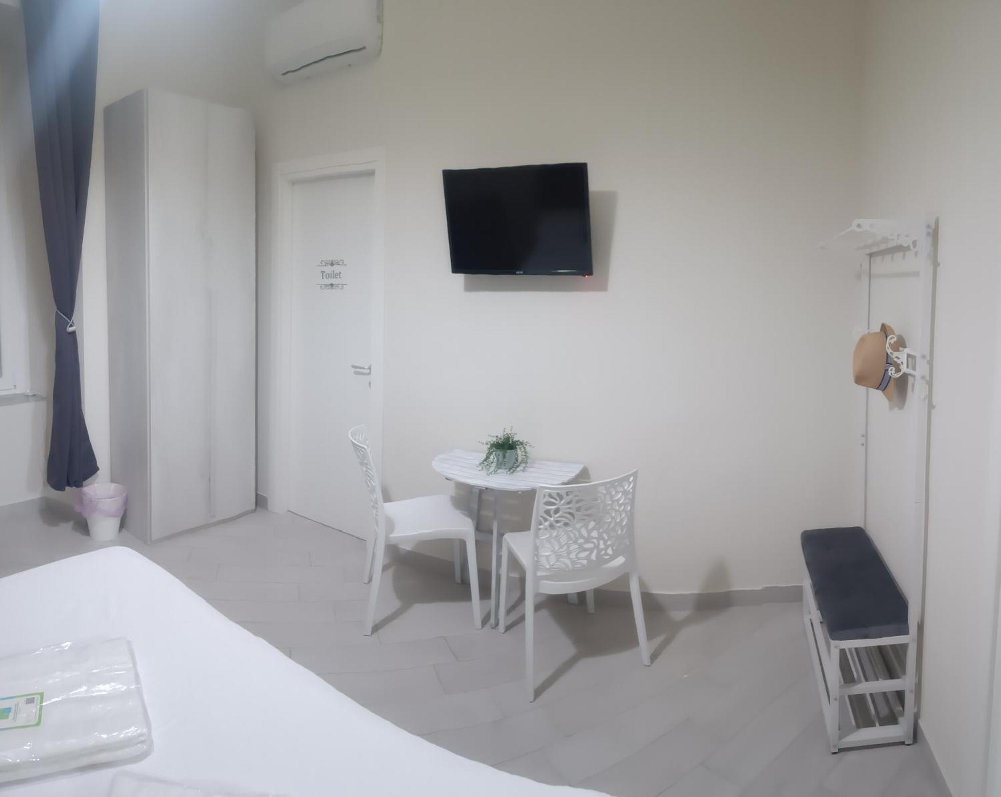Napoli B&B Ruggiero'S Rooms ภายนอก รูปภาพ
